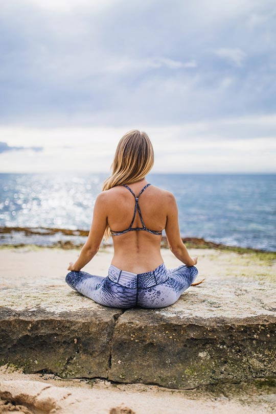 woman-yoga-meditate-sea