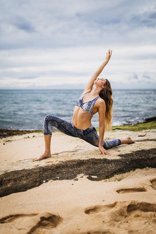 woman-yoga-stretch-meditate-sea